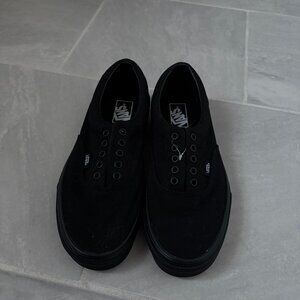 black vans - need laces, never worn!